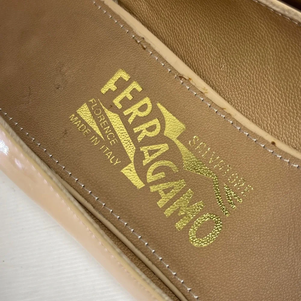 Salvatore Ferragamo Nude Patent Leather Gancini Logo Flats Slip On Women's 7 B